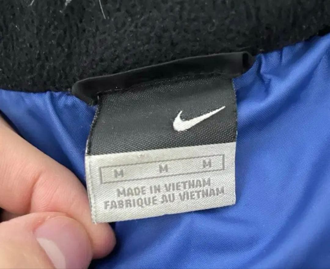 インテル　NIKE ダウンジャケット
