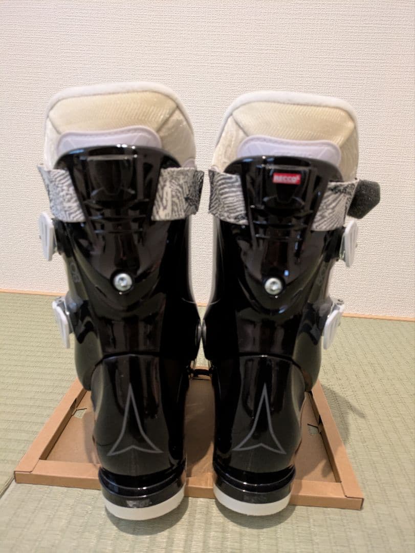 【美品】Atomic スキーブーツ 女性用 ブラック23.0