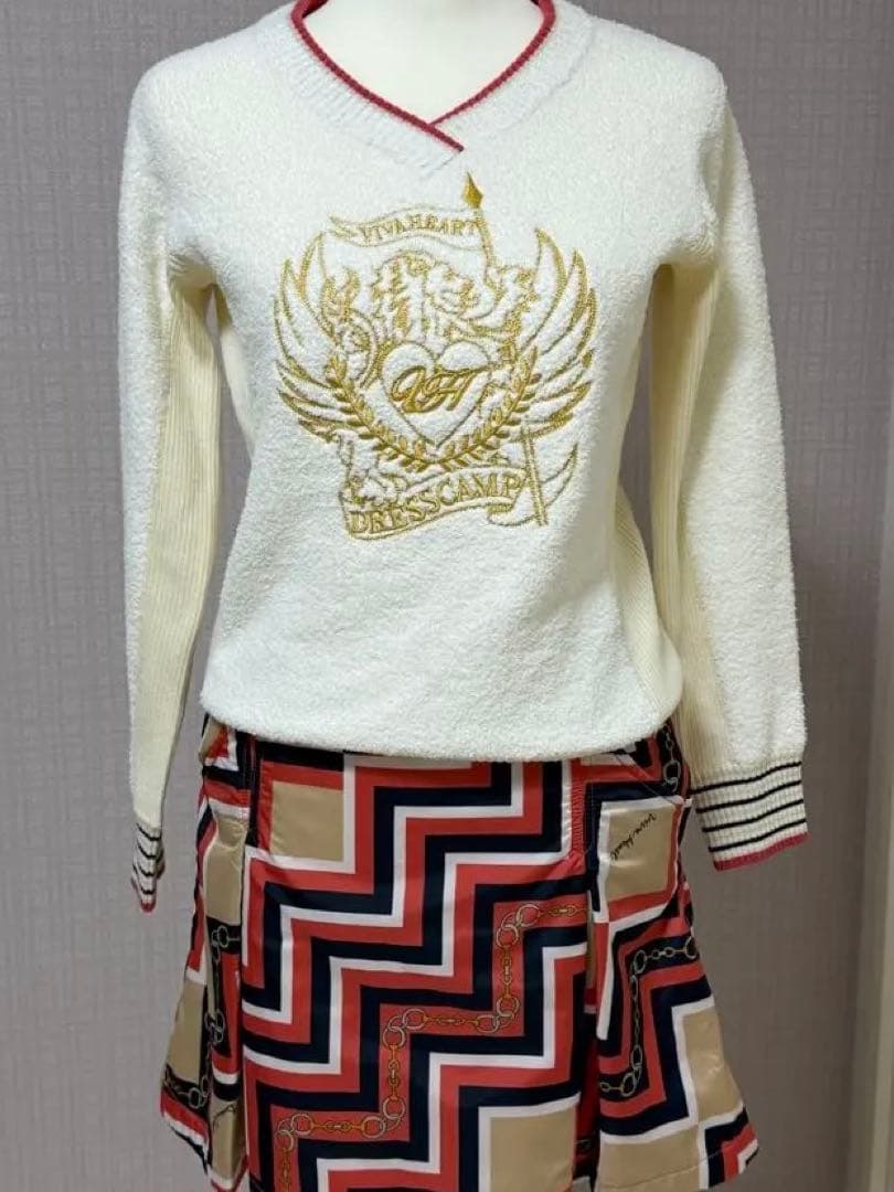 VIVA HEART ゴルフウェア　40 刺繍Vネックセーターとスカートセット