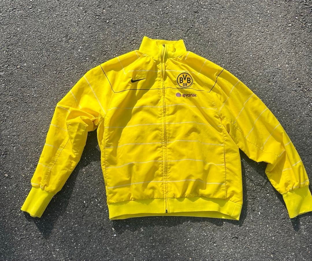 【希少】NIKE ボルシアドルトムント BVB ウインドブレーカー ジャケット