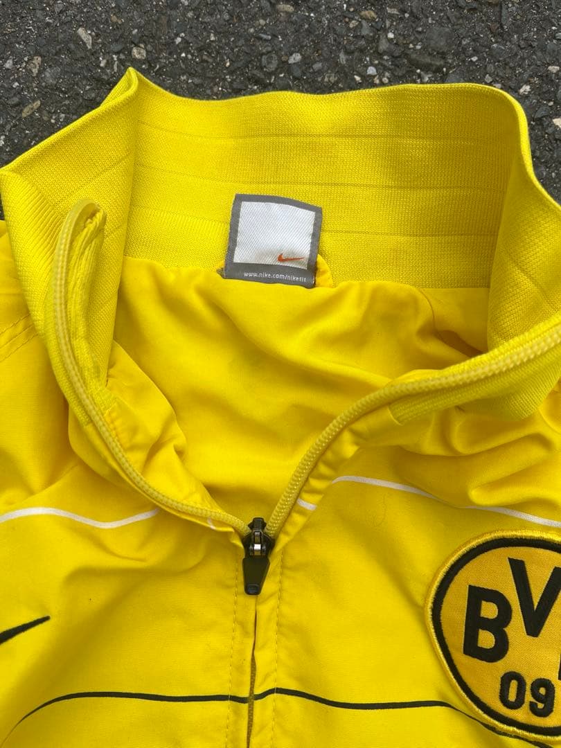 【希少】NIKE ボルシアドルトムント BVB ウインドブレーカー ジャケット