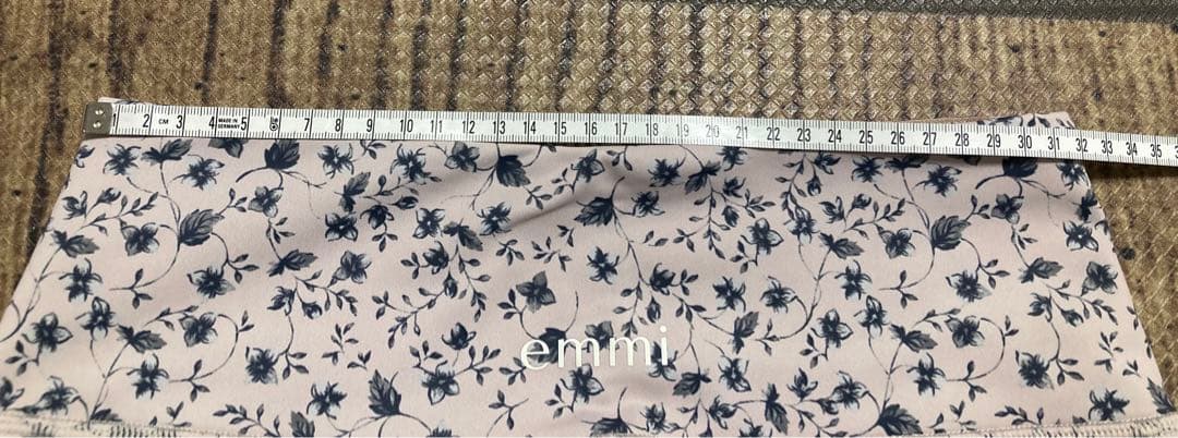 新品　emmi yogaエミヨガ　フラワーレギンス　ピンクベージュ　大きいサイズ