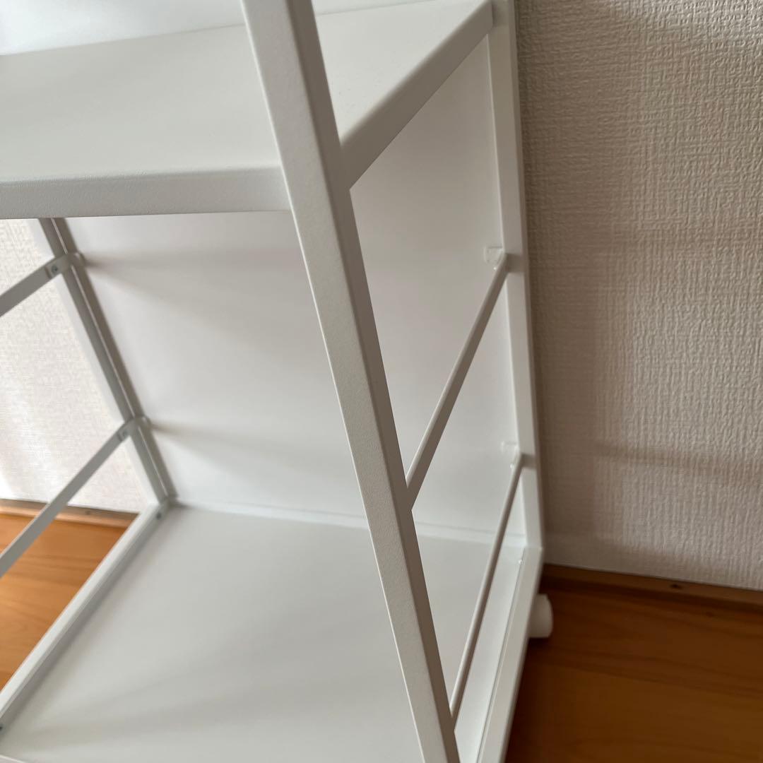 今週末までの出品。tower 目隠しワゴン