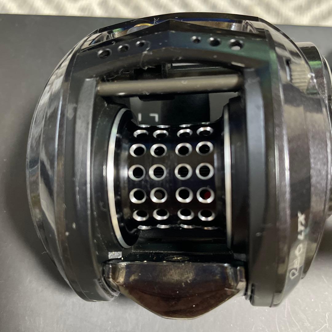 アブガルシアベイトリール REVO LTX -SHS右巻き ブラック《美品中古》