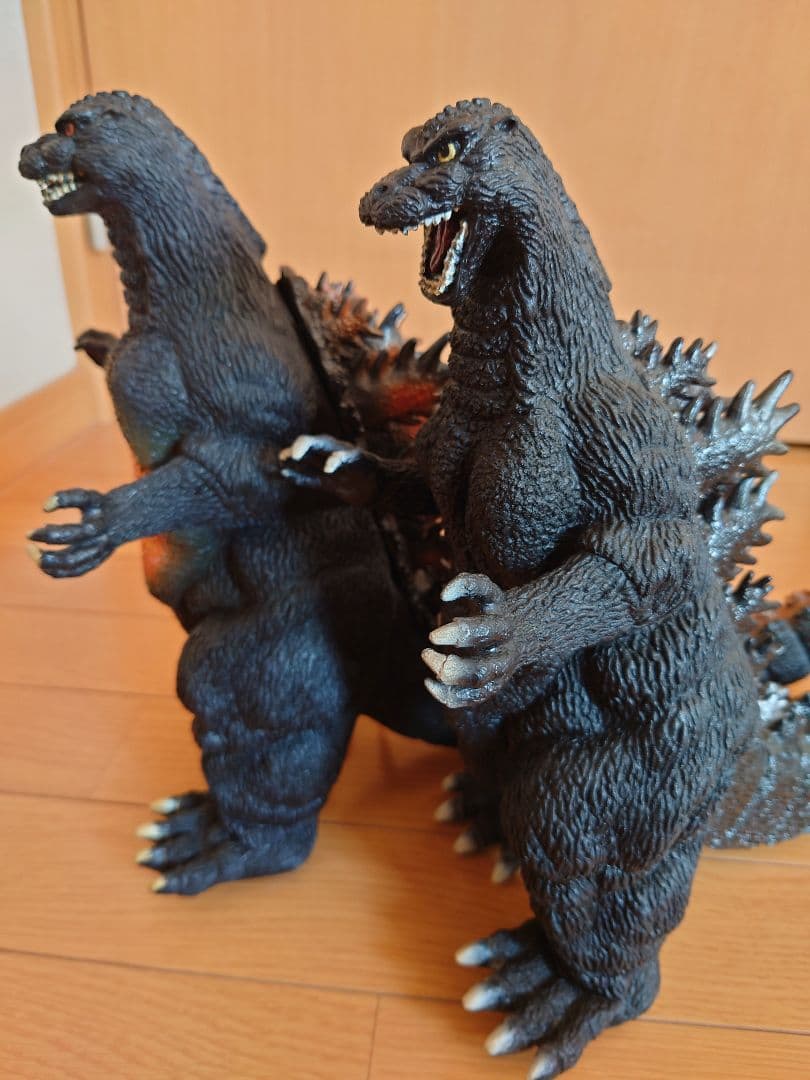 ゴジラ　動くフィギュア 2体セット