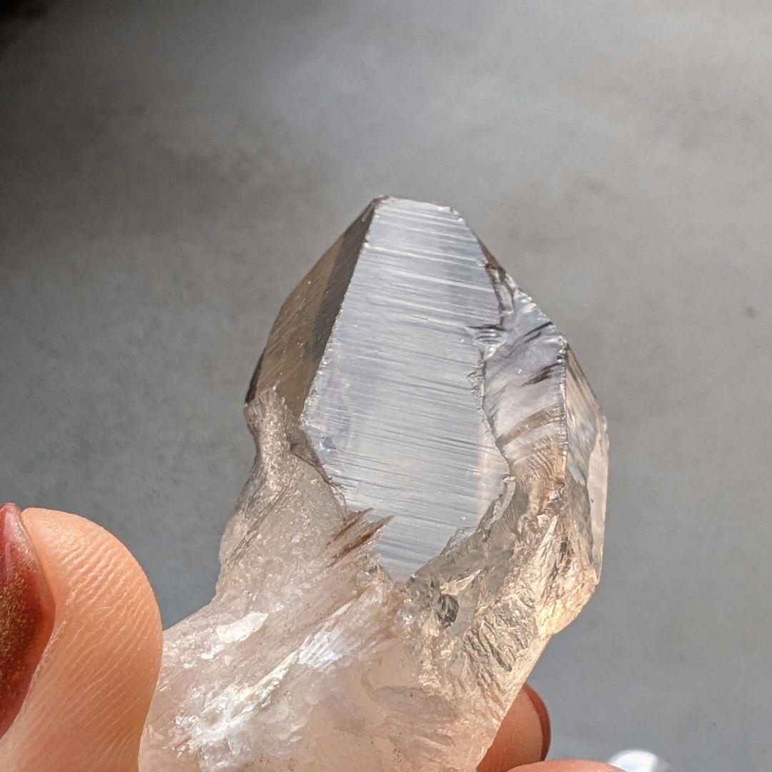 スカルドゥ　スモーキークォーツ　高品質　煙水晶　パキスタン　単結晶　天然石