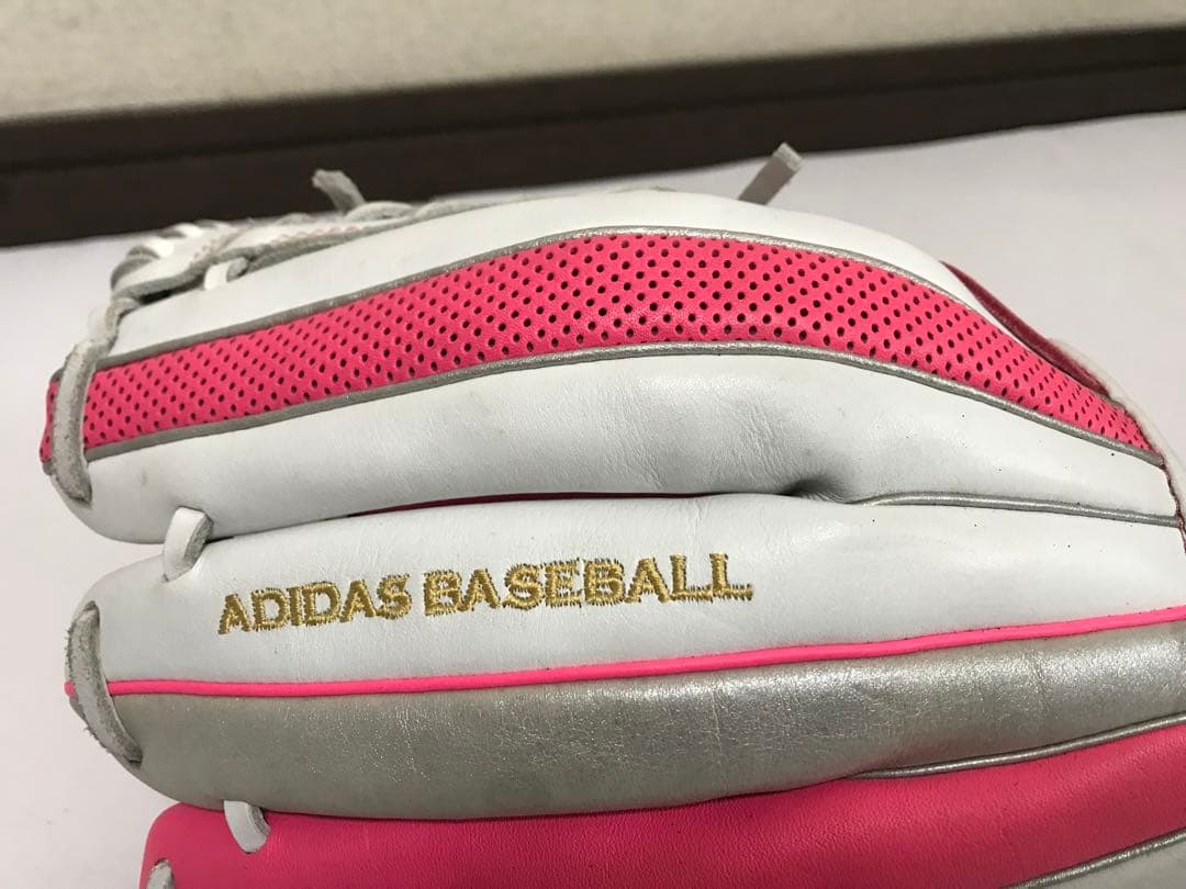 adidas 軟式グローブ
