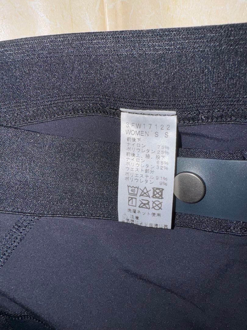 ゴールドウィン　C3fit w's Sサイズ 反射素材付き