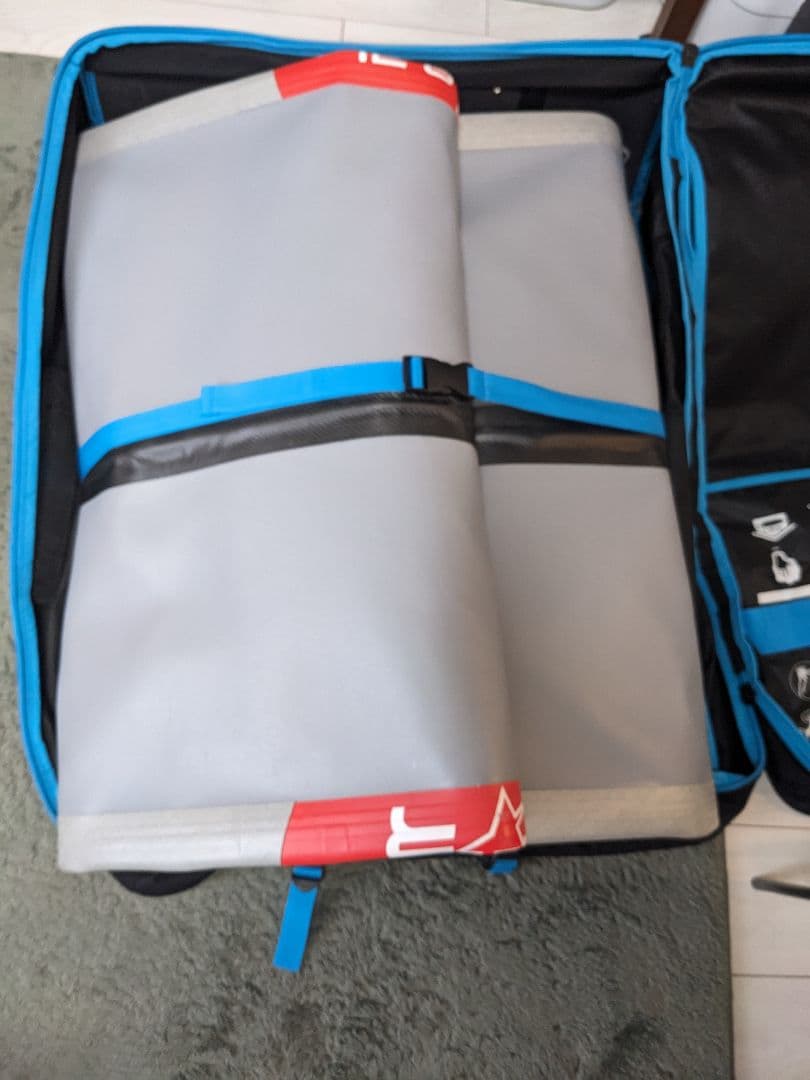 23年STARBOARD 12'6\" X 27\" X 6\" AIRLINE美品