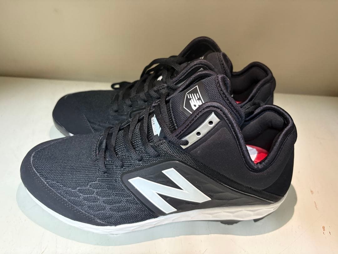 New Balance スパイクブラック　 ポイントスパイク　26.5cm