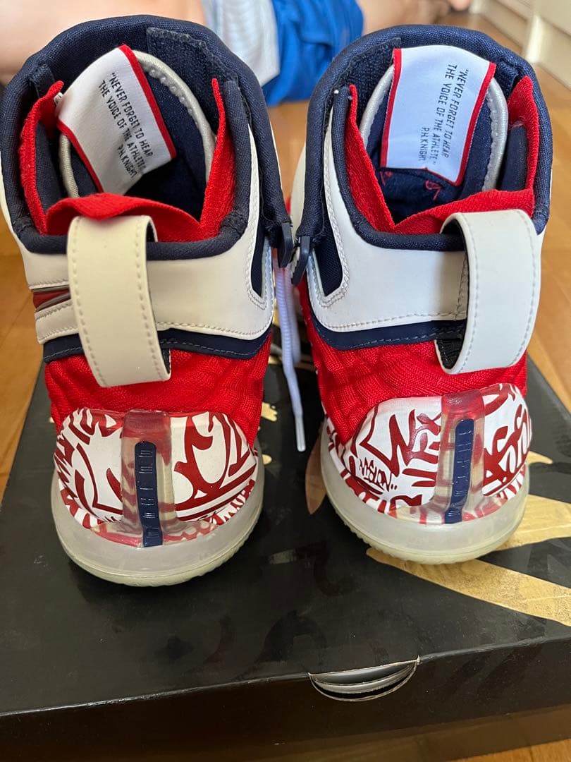 シューズ(男性用) Nike Lebron 17 \"Graffiti Remix Red\"