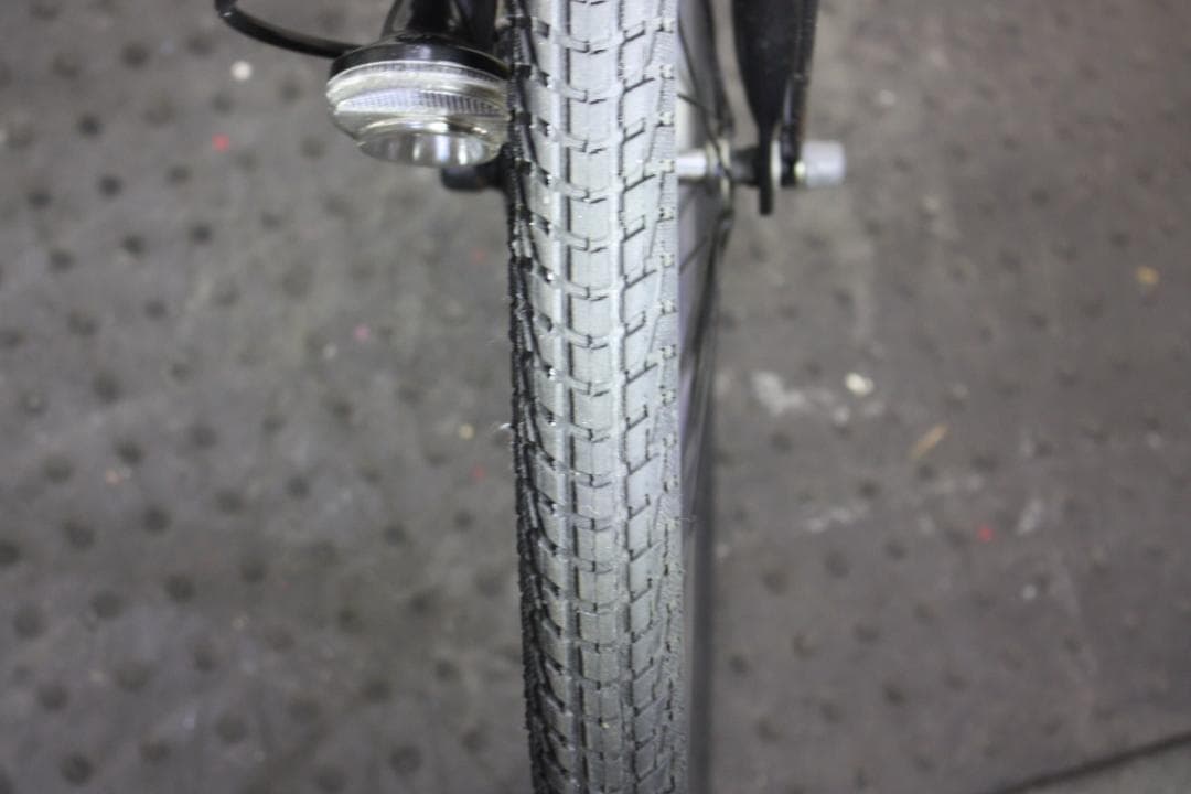 人気！GABBRO 26インチ シマノ6速 LED ストリート通勤クロス