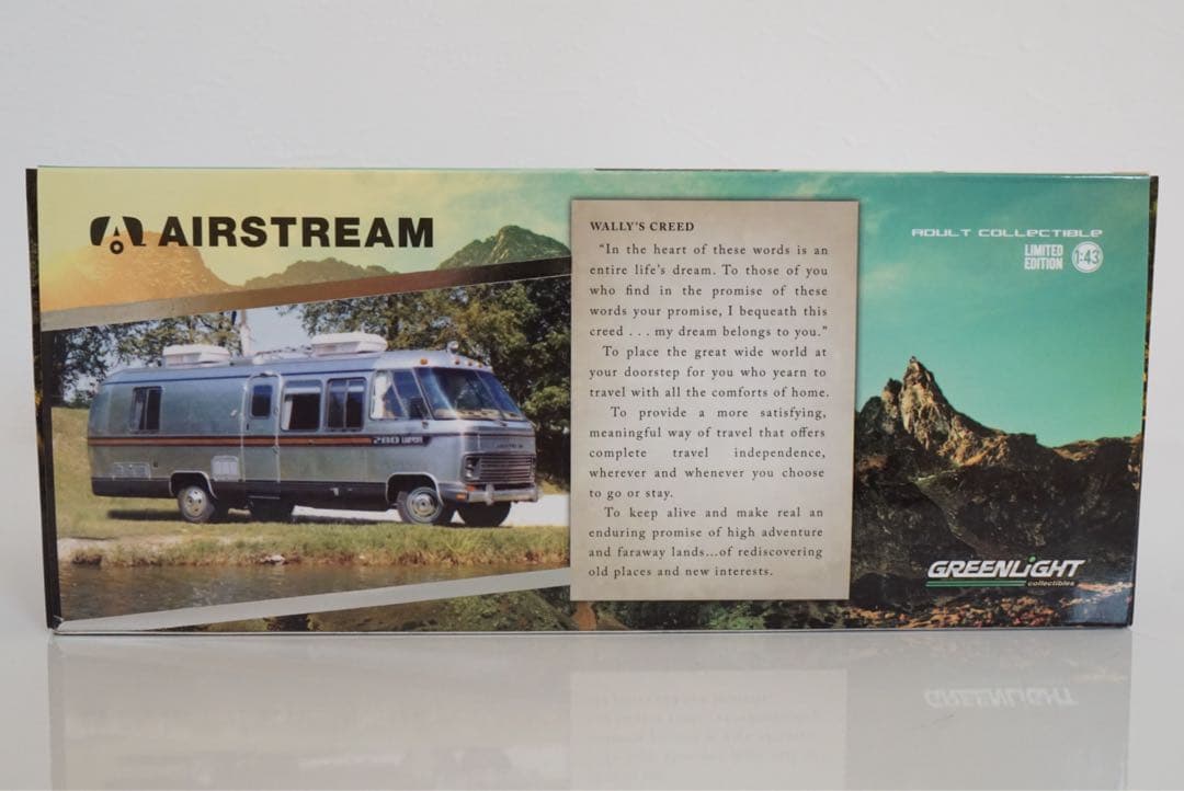 ミニカー GREENLIGHT 1981 AIRSTREAM EXCELLA 1/43