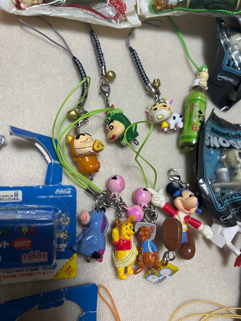 ペットボトルおまけ 懐かしのもの マリオ クレヨンしんちゃん ディズニー