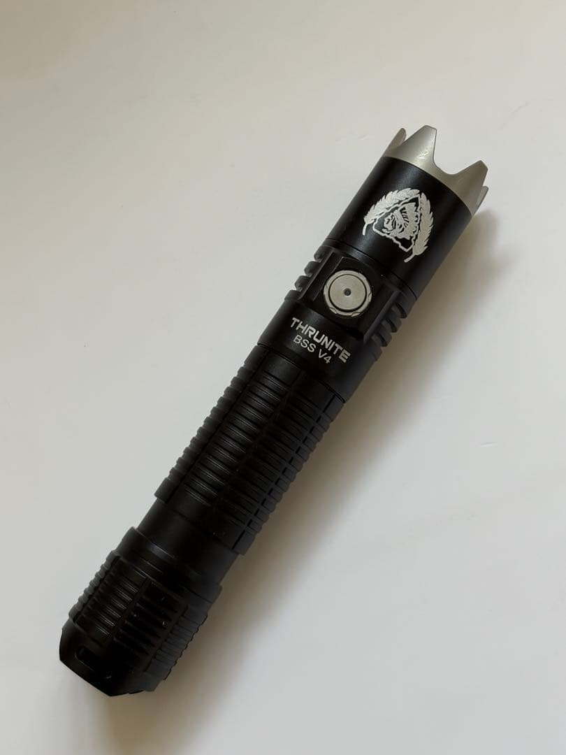 THRUNITE BBSV4 懐中電灯