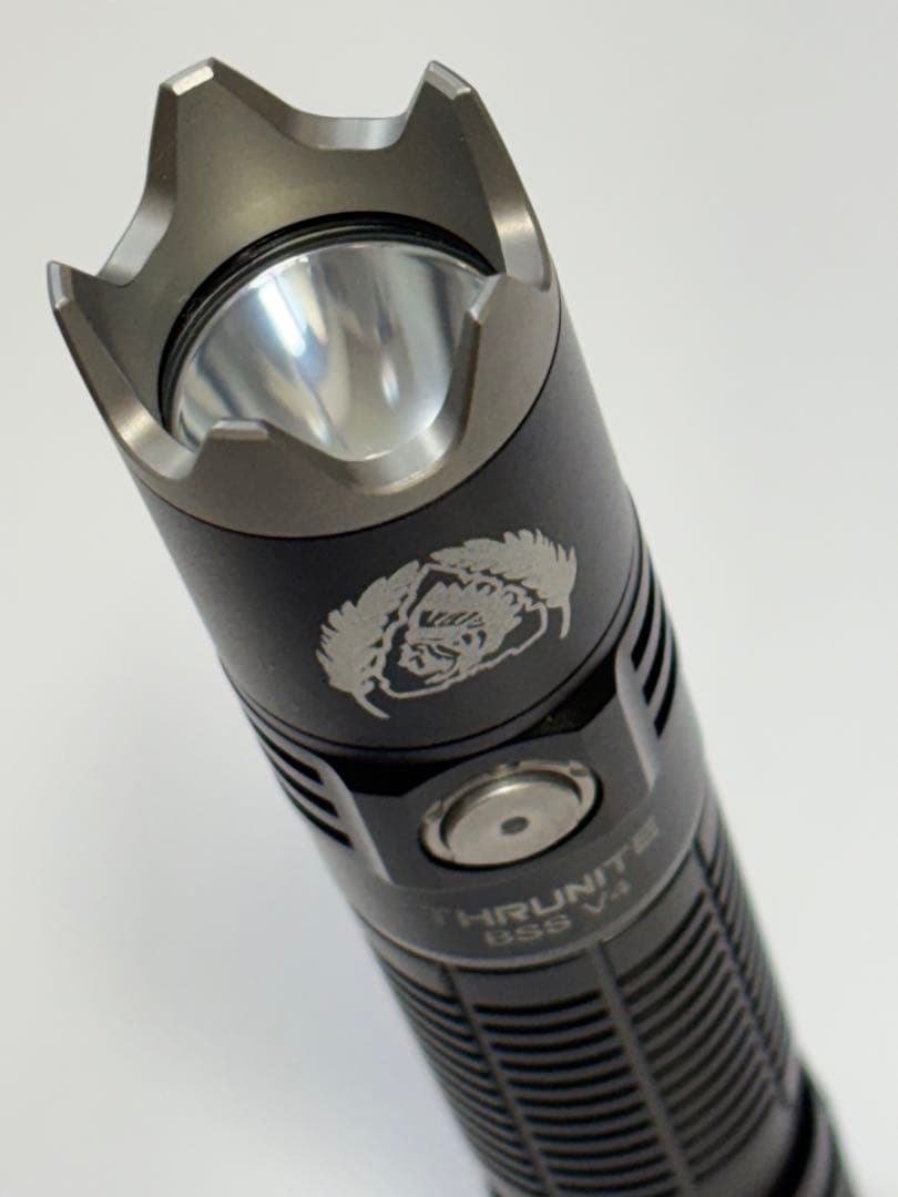THRUNITE BBSV4 懐中電灯
