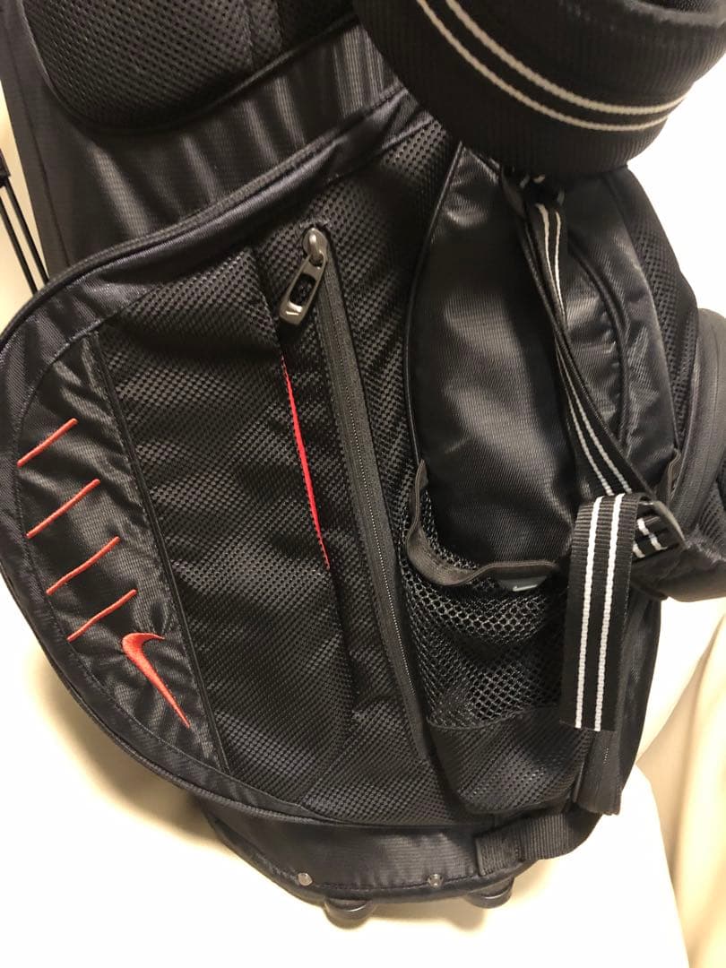 【送料込み】美品　廃盤希少品　NIKE 赤ロゴ　スタンド式ゴルフバッグ　黒赤