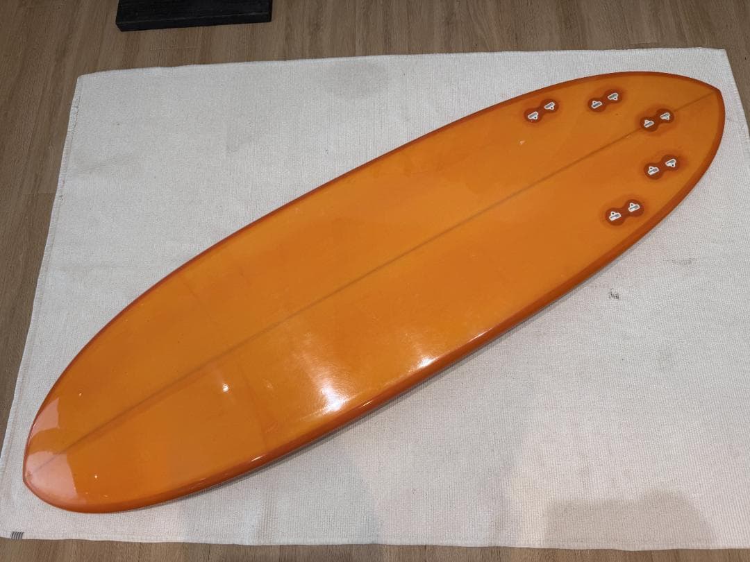 TIM BOWLER SHAPES AND HULLS 6'4\" 専用フィン付属