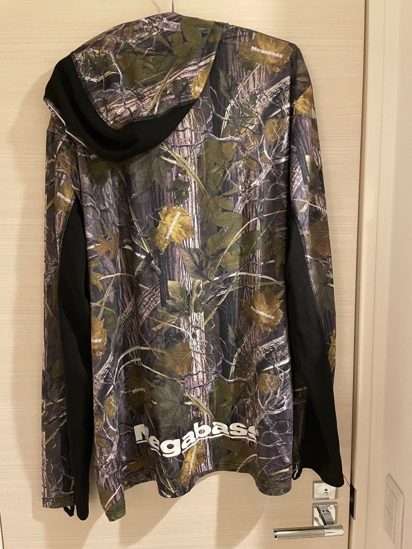 Megabass カモフラージュ パーカー 3XL