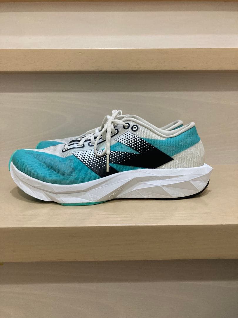 New Balance WFCNPCW FuelCell Pvlse v１