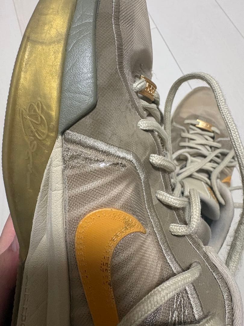 NIKE サブリナ2 ストロングアザーゴールド