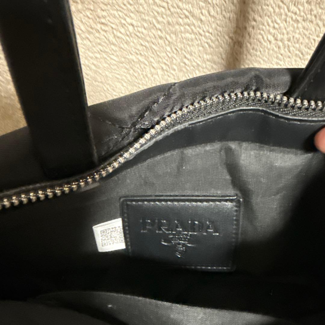 PRADA ブラック ノベルティナイロンバッグ