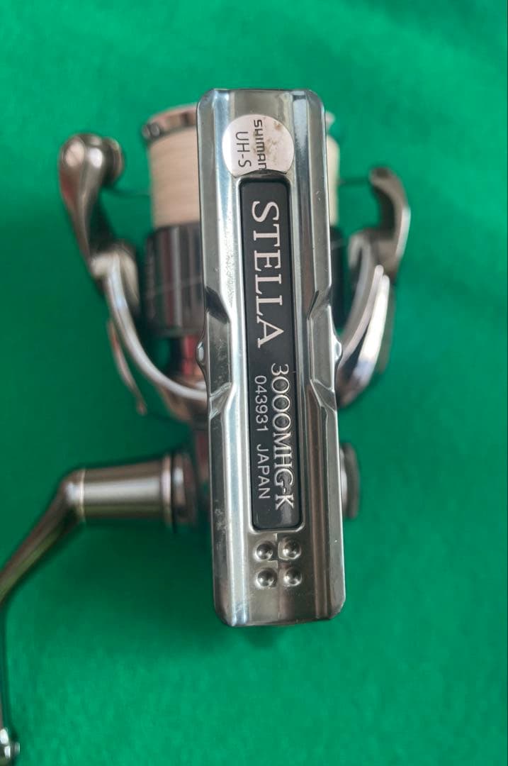 22 STELLA 3000MHG スピニングリール