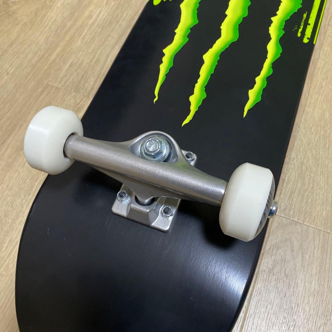 【新品・未使用】MONSTER スケボー　限定品スケートボード