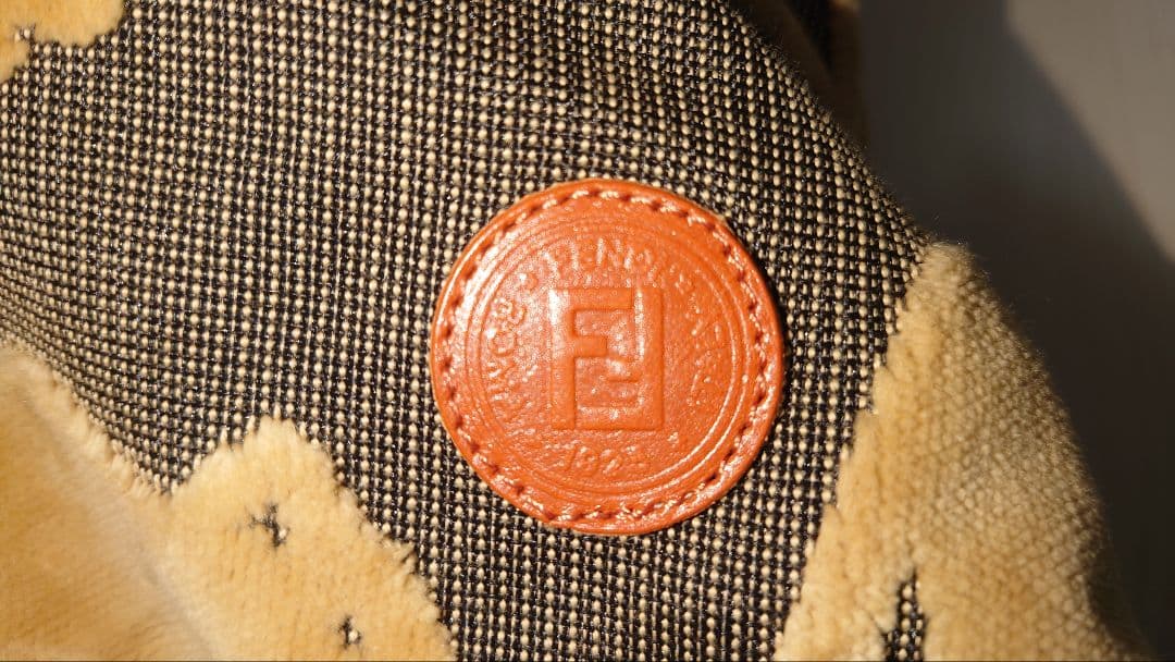 【FENDI CASA】アニマル柄　イタリア製フェザークッション