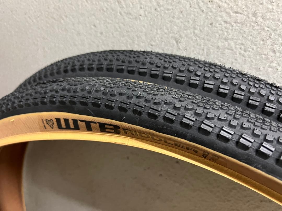 未使用 700X45C WTB RIDDLER 2本 タンカラー