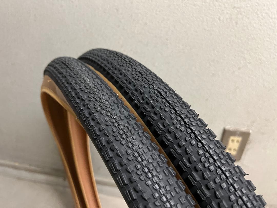 未使用 700X45C WTB RIDDLER 2本 タンカラー