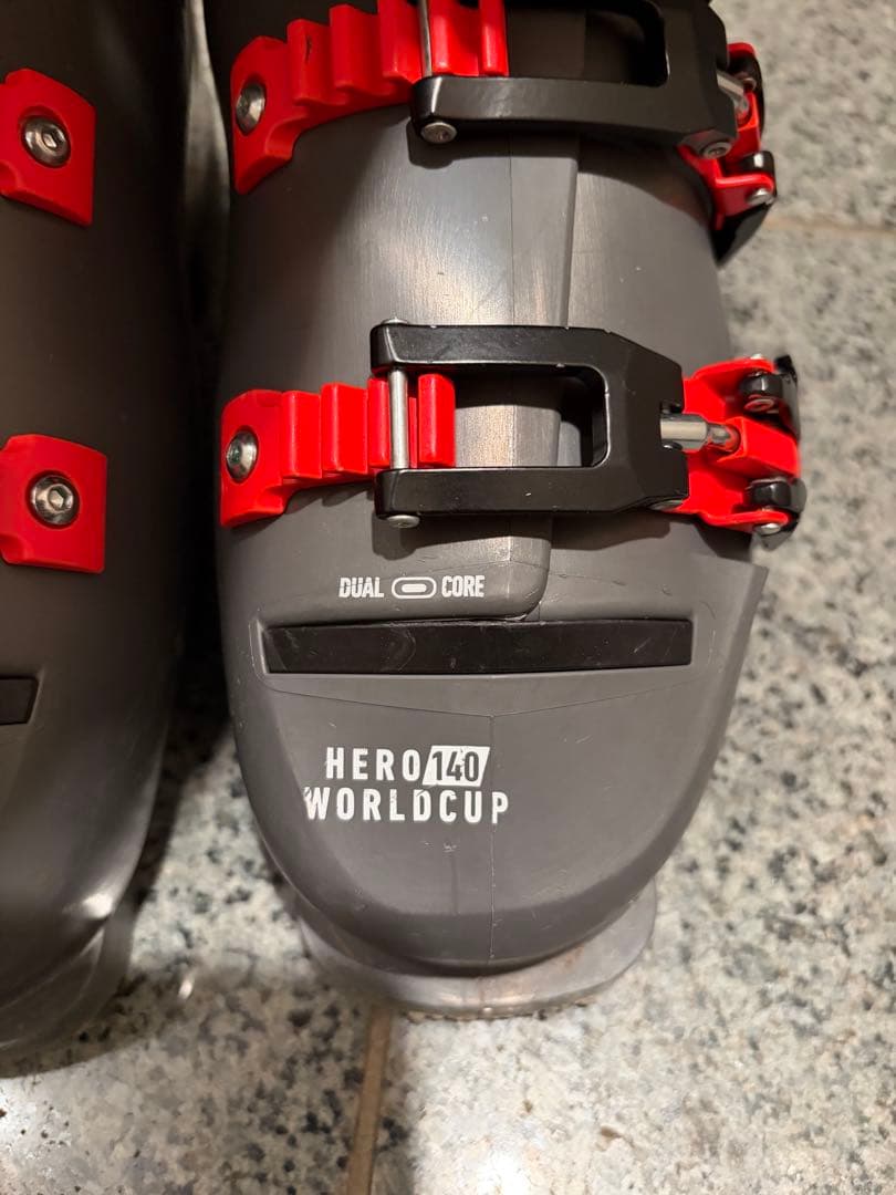 ROSSIGNOL HERO 140 WORLD CUP スキーブーツ