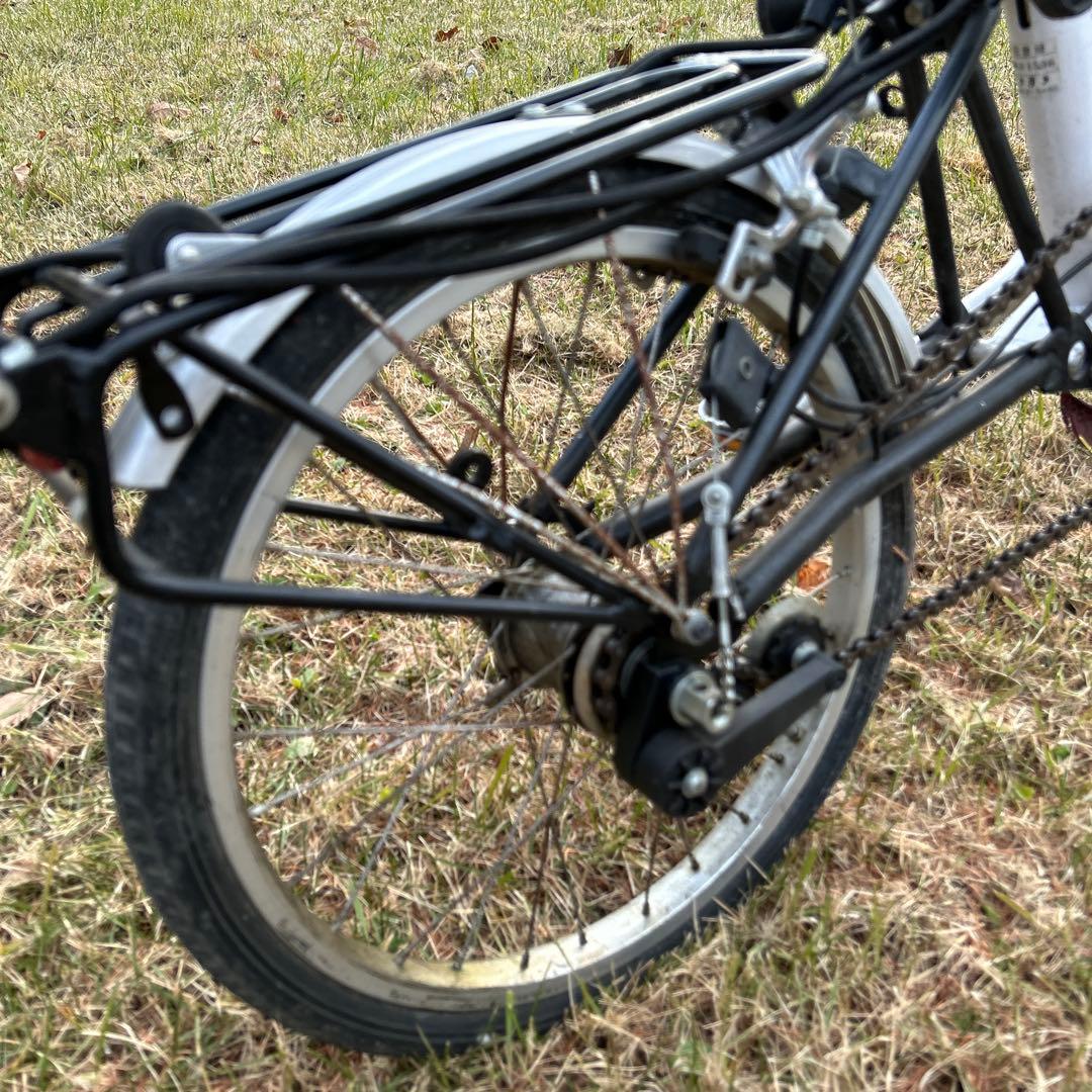 ブロンプトンBrompton折りたたみ自転車　ホワイト　BS6102 PART