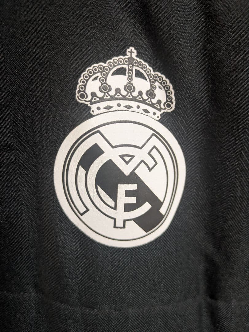 アディダス UEFAチャンピオンズリーグ レアルマドリード 中綿ジャケット
