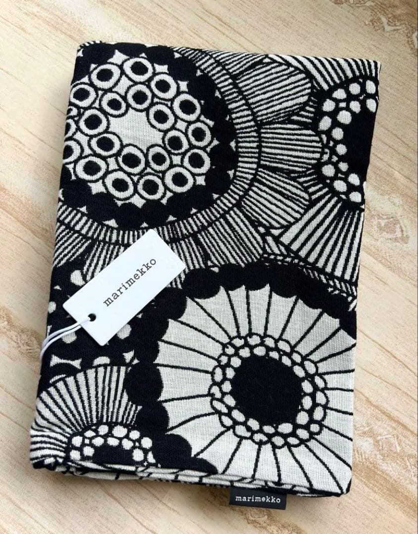 ◎新品未使用◎マリメッコ　marimekko クッションカバー　厚手生地
