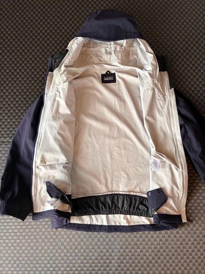 finetrackファイントラック エバーブレス スノーラインジャケットXL