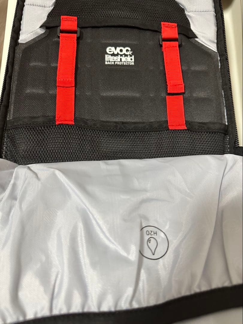 EVOC FR TRAIL M/L プロテクターバックパック　トレイル　黒