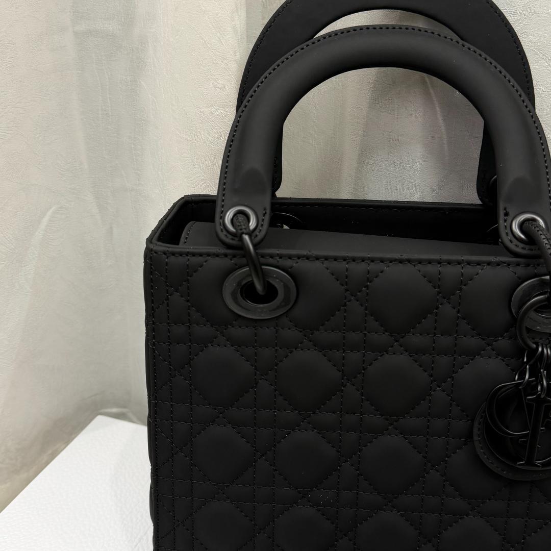 【早い者勝ち】Dior ブラックキルティングショルダーバッグ
