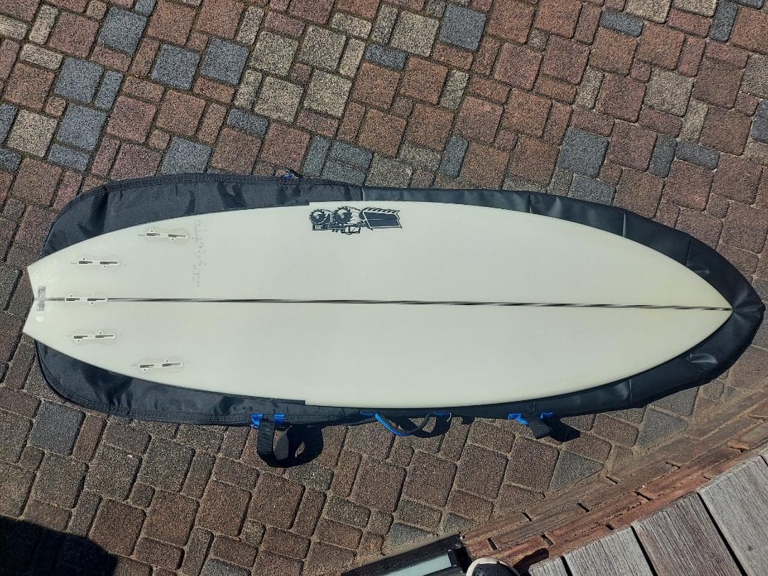 JS BlakBox3 Swallow 5’10″ ケース付き（手渡し限定）