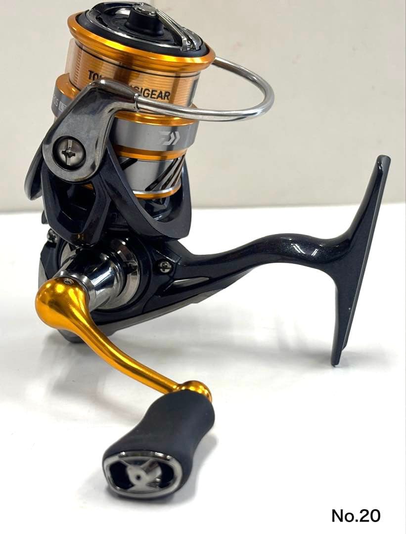 リール No.20 REVROS LT 2000S-XH