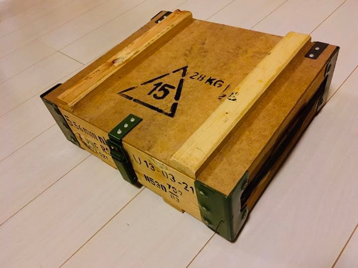 ミリタリー調のBOX