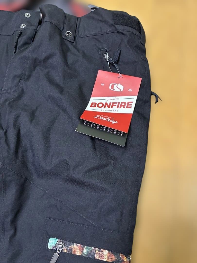 【新品・タグ付き】 BONFIRE スノーボード　ウェア　上下セット