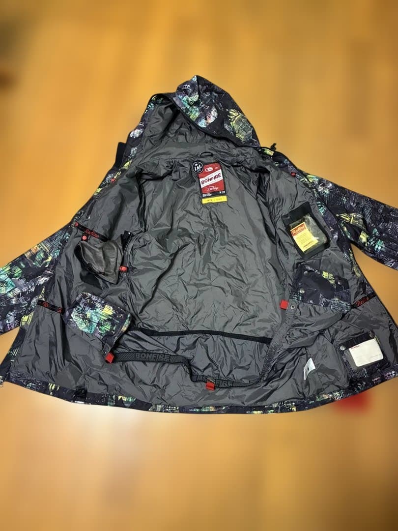 【新品・タグ付き】 BONFIRE スノーボード　ウェア　上下セット
