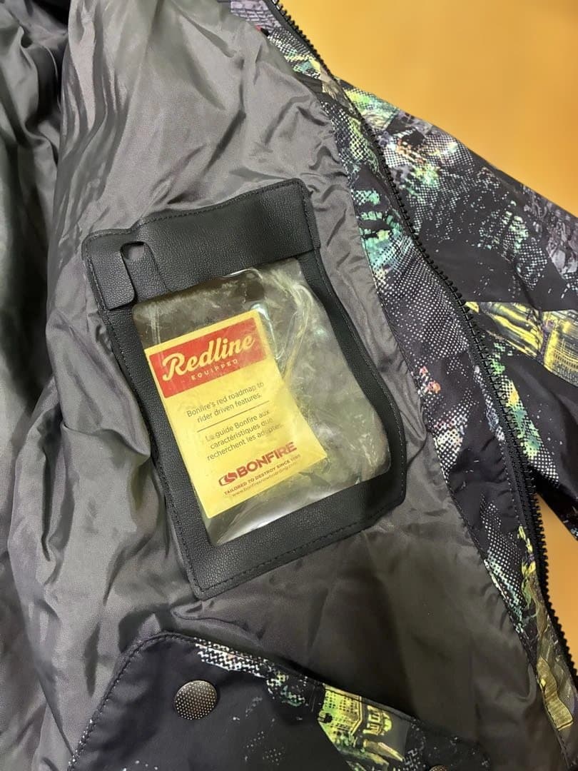 【新品・タグ付き】 BONFIRE スノーボード　ウェア　上下セット