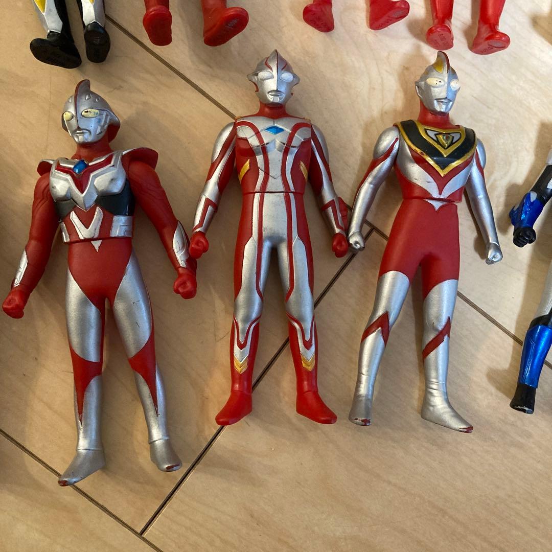 ウルトラマン　フィギュア　中古品15体