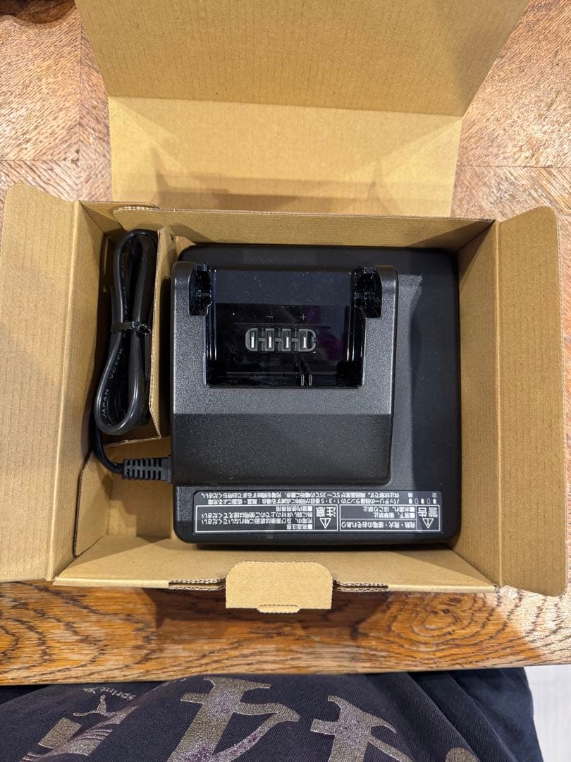 新品/箱有 Panasonic 充電器 NKJ075Z