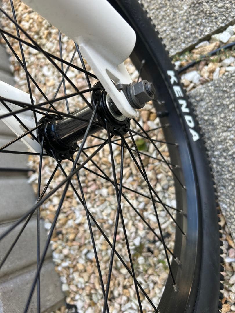 【ほぼ使用なし】2023 JYU BMX V3 マットホワイト