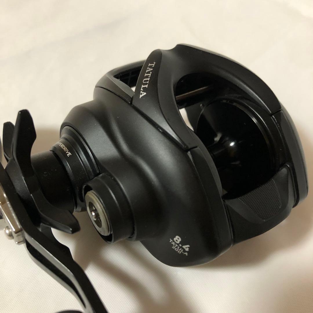 未使用　DAIWA ダイワ　25タトゥーラ TW 200XHベイトリール　釣り