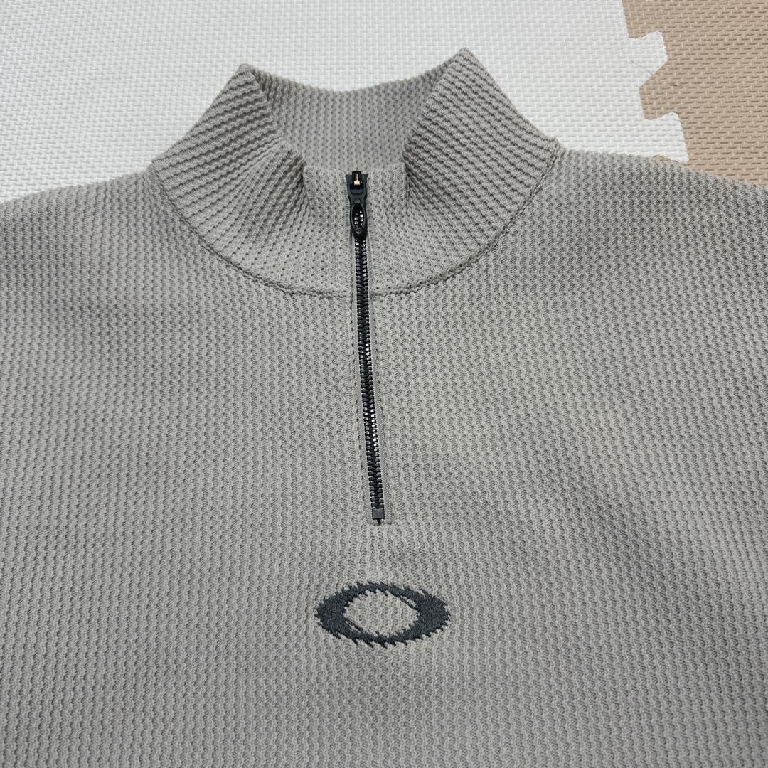 Oakley グレー ハーフジップ セーター
