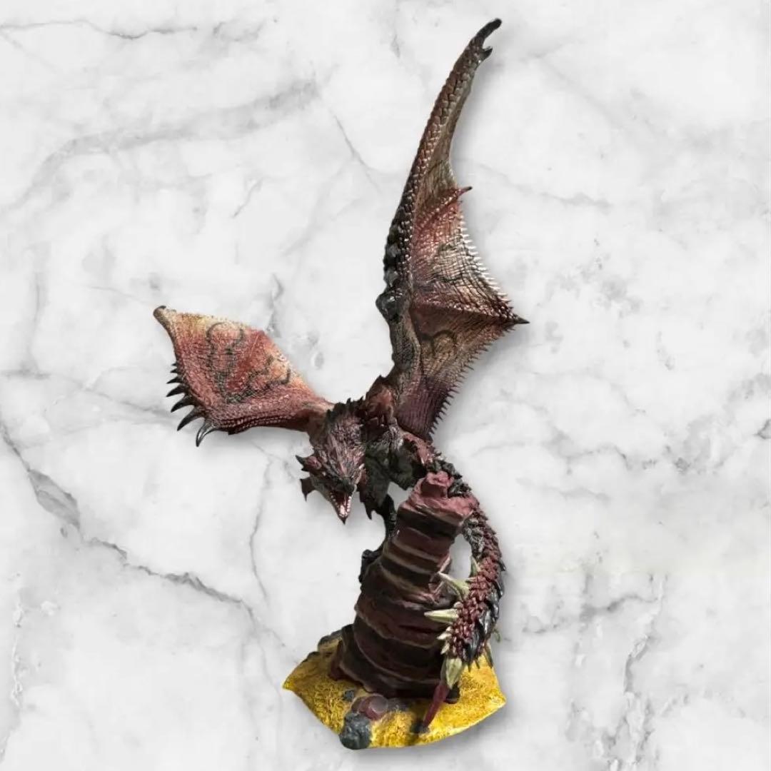 モンスターハンター　リオレウス　フィギュア 約20cm おまけ付き！